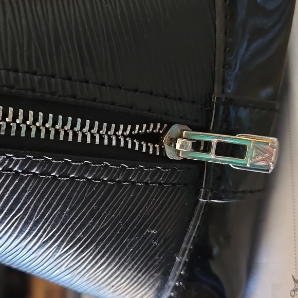 Louis Vuitton Black Epi Bag - Picture 3 of 7